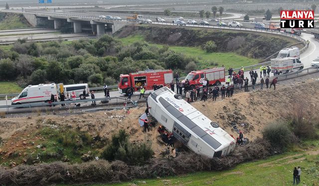Antalya'da 10 kişinin hayatını kaybettiği otobüs kazasında bilirkişi sürücüyü kusurlu buldu