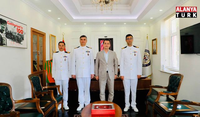 DENİZKURDU-II/2026 TATBİKATI KAPSAMINDA GEMİ KOMUTANLARINDAN KAYMAKAM ÖZTÜRK’E ZİYARET