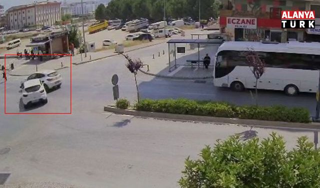 Antalya'da göz göre göre gelen kaza kamerada