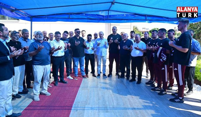 Kepez’in pehlivanları dualarla Tarihi Kırkpınar’a uğurlandı