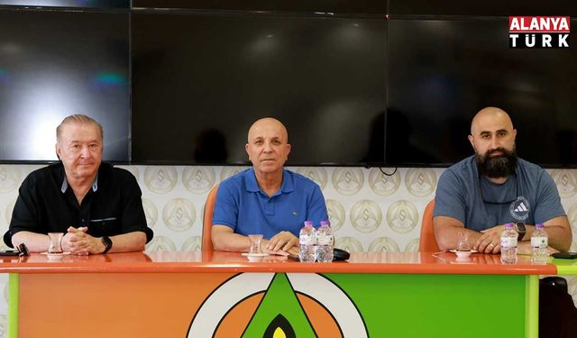 Oyuncu Celal Al ve yönetmen Sedat İnci’den Hasan Çavuşoğlu’na ziyaret