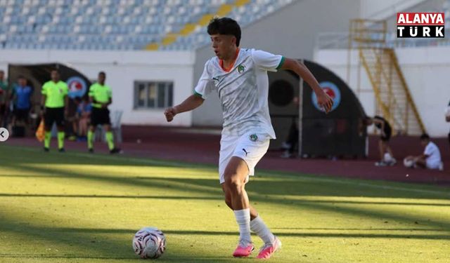 Alanyaspor’da Tuna Korkmaz performansıyla dikkat çekiyor