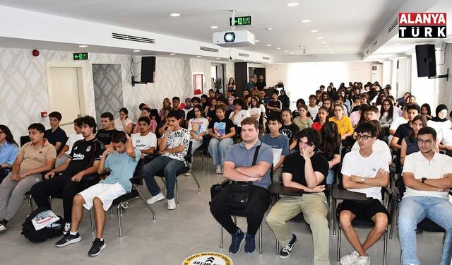 Bilim Kafe’de geleceğin teknolojileri konuşuldu