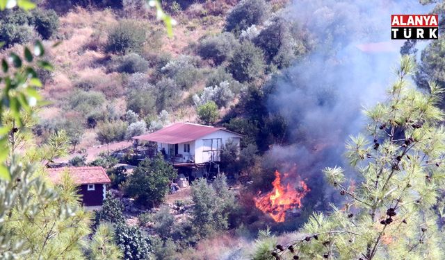 Antalya Valisi Şahin: "Kumluca'da yangın sebebiyle 50 ev tedbir amaçlı boşaltıldı"