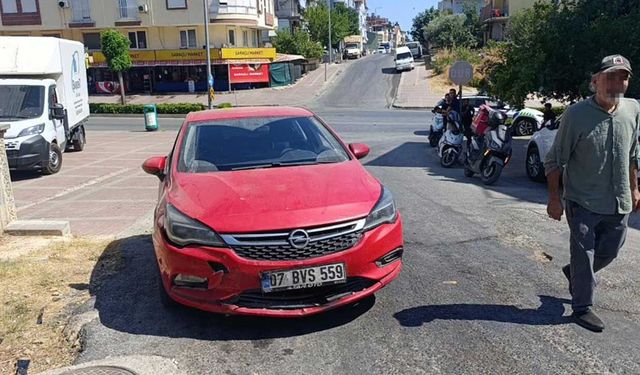 Motosiklet ile otomobil çarpıştı: 2 yaralı
