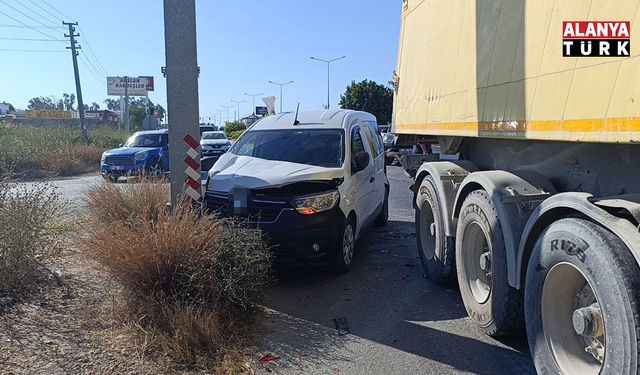 Tali yola sapan kamyona çarpmamak için Kent Güvenlik Yönetim Sistemi direğine çarptı