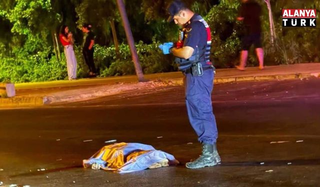 Alanya'da otomobilin çarptığı yaya hayatını kaybetti