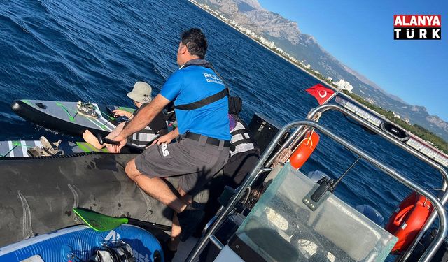 Rüzgarla 2 mil açığa sürüklenen 38 SUP'cuyu deniz polisi kurtardı