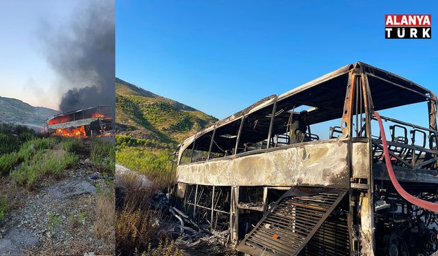 Antalya'da yanan yolcu otobüsü hurdaya döndü