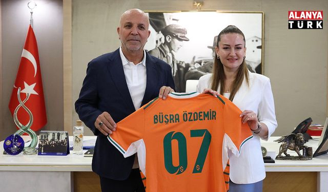 Büşra Özdemir, Alanyaspor yönetimini ağırladı