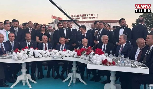 Devlet Bahçeli’nin nikah şahidi olduğu düğüne Türkdoğan da katıldı