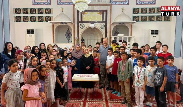 El-Aksa Camii’nde yaz Kur’an kursu tamamlandı