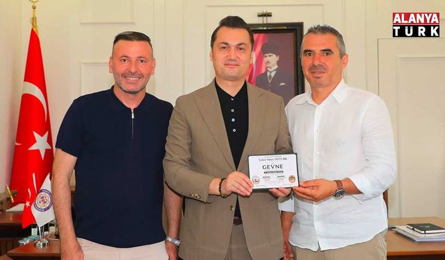 Kaymakam Öztürk’ü şenliğe davet ettiler