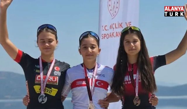 Alanya’dan bisiklet şov! Türkiye şampiyonu da ikinci de Mevlüt Çavuşoğlu’ndan