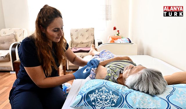 Muratpaşa Belediyesinden 16 bin 200 hastaya evde bakım hizmeti