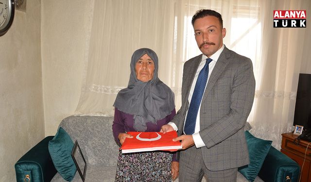 Başsavcı Ozan Kapıcı, şehit annesini evinde ziyaret etti