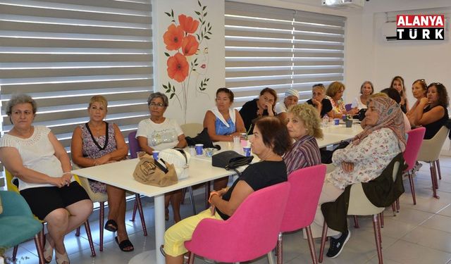 Alanyalı kadınlara kış hazırlığı eğitimi