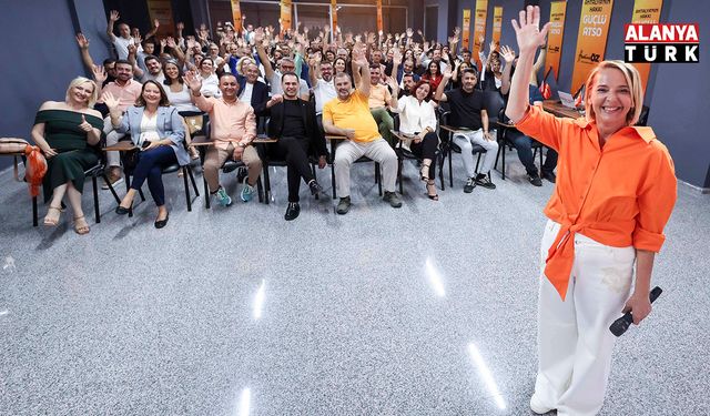 ATSO başkan adayı Öz: "Liderlik, tek başına önde yürümek değil; ekibinin gücünü ortaya çıkarmak ve aynı hedefe birlikte yürümektir"