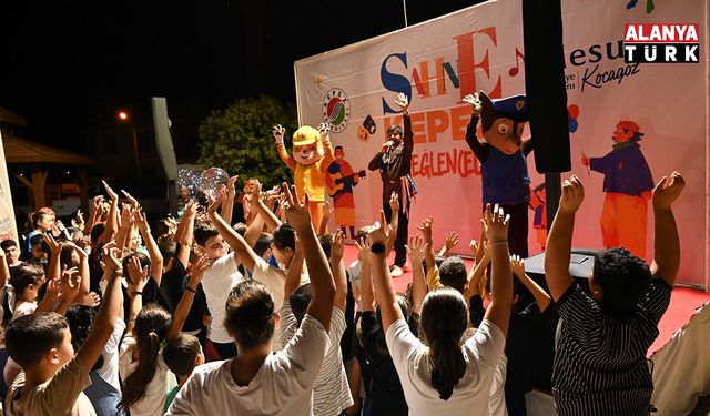 Sahne Kepez Zeytinlik'te çocukların yüzünü güldürdü