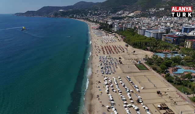 Alanya'da 1 Eylül'de sahiller doldu taştı