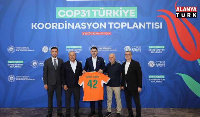 Alanyaspor’dan Bakan Kurum’a özel forma