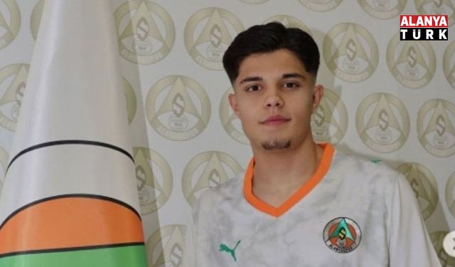 Alanyaspor’dan genç oyuncuya profesyonel imza