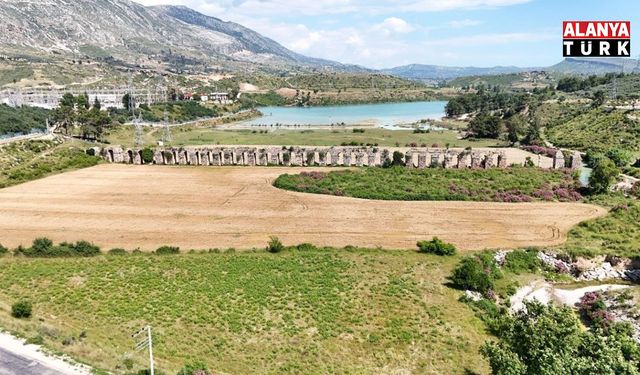 Tarihi su kemerleri zamana meydan okuyamadı