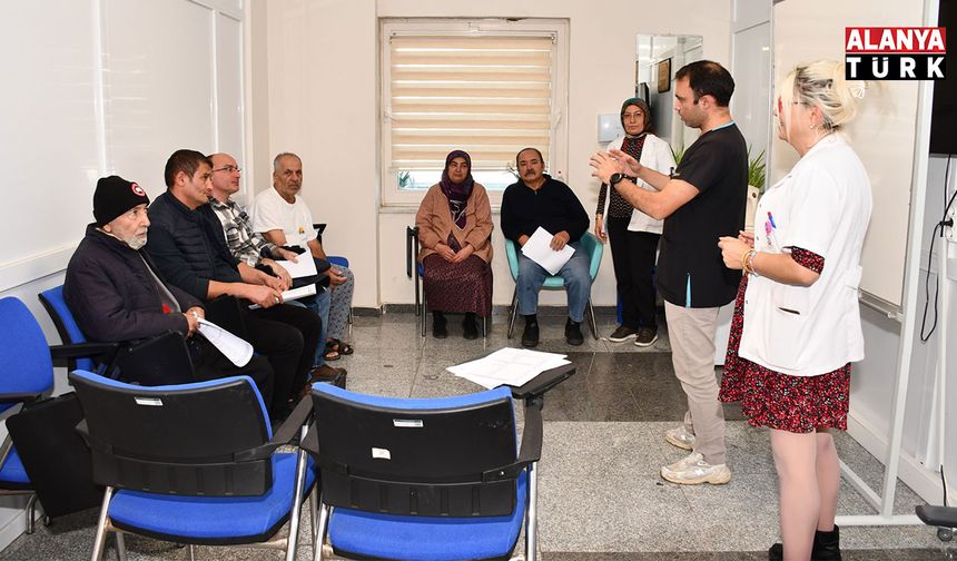 Diyabet okulu eğitimleri devam ediyor