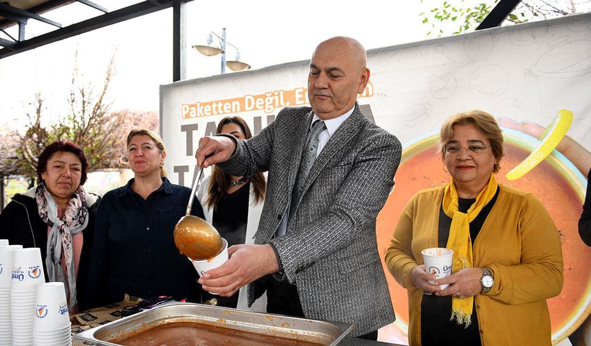 Kadın kooperatiflerinden tarhana ikramı