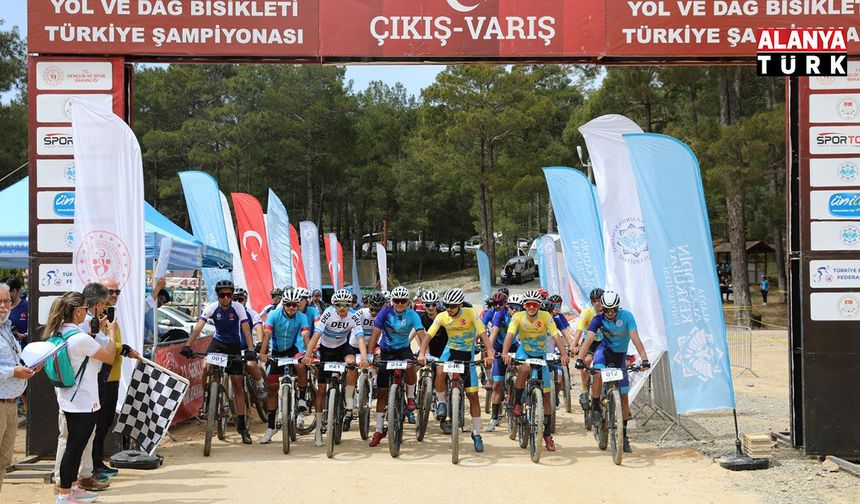 Alanya’da ÜNİLİG bisiklet şampiyonası sona erdi