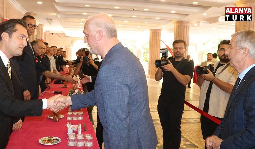 Alanya protokolü bayramlaştı