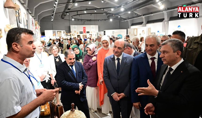 Hayat Boyu Öğrenme Haftası Sergisi Dokumapark'ta açıldı