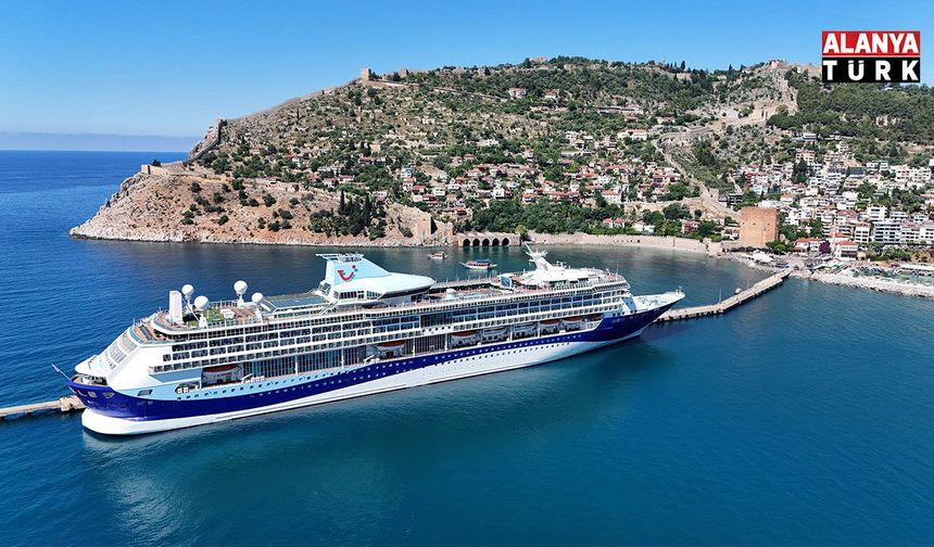 Alanya'ya lüks kruvaziyer ile bin 767 turist geldi