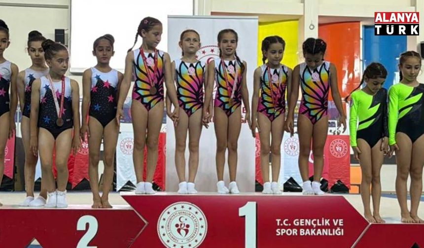 Alanyalı sporcular Antalya'yı birinciliğe taşıdı