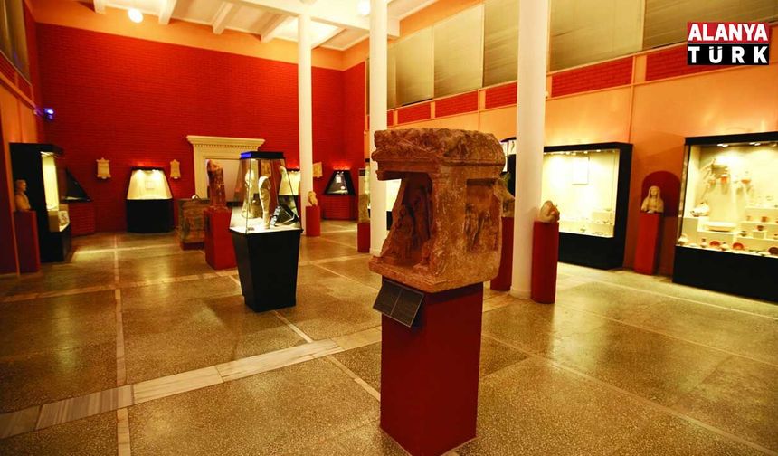 Alanya Müzesi'nde gece müzeciliği dönemi başladı