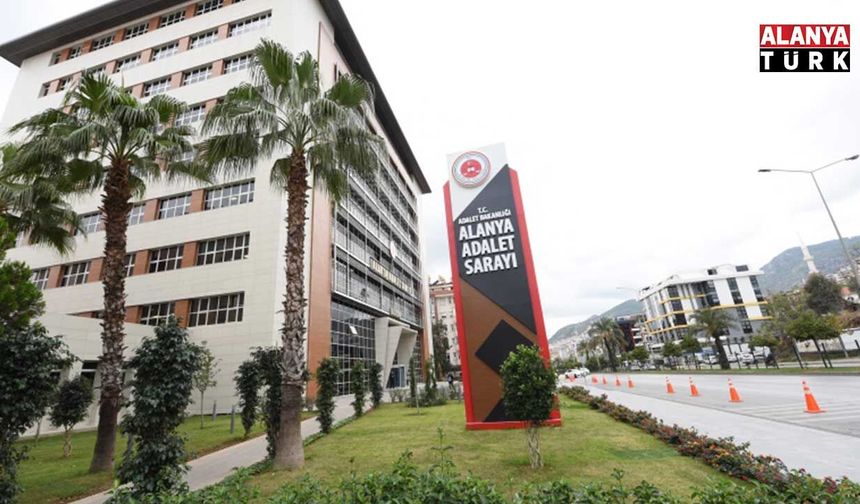 Alanya’da cüzdan çalan kadın tutuklandı