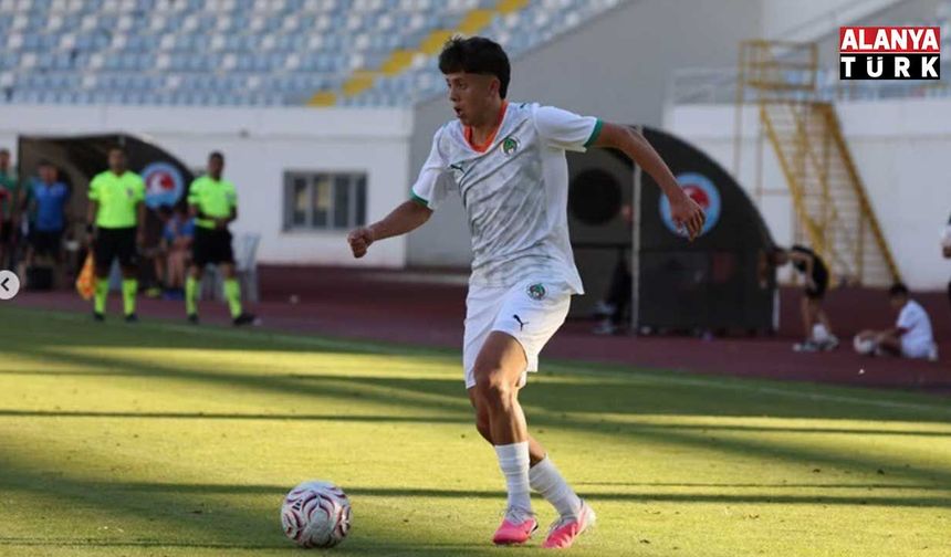 Alanyaspor’da Tuna Korkmaz performansıyla dikkat çekiyor