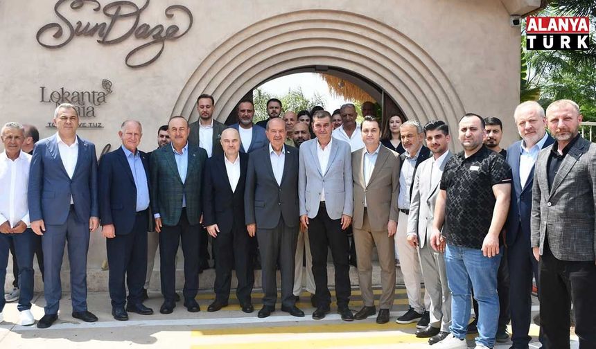 Ersin Tatar, Alanya’da siyasilerle kahvaltıda buluştu