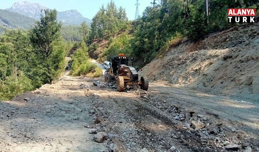 Alanya'nın kırsalında yol seferberliği! Heyelan hasarlı yollar tek tek yenileniyor