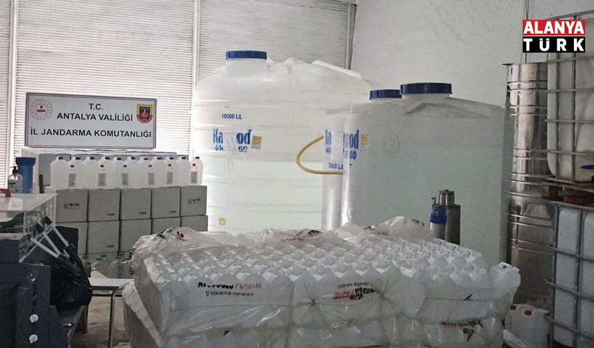 Antalya’da sahte içki operasyonu: 20 bin 700 litre etil alkol ele geçirildi