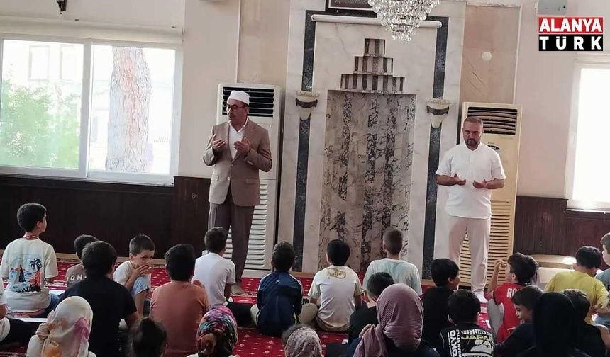 Gülevşen Camii’nde yaz Kur’an kursu kapanış programı düzenlendi