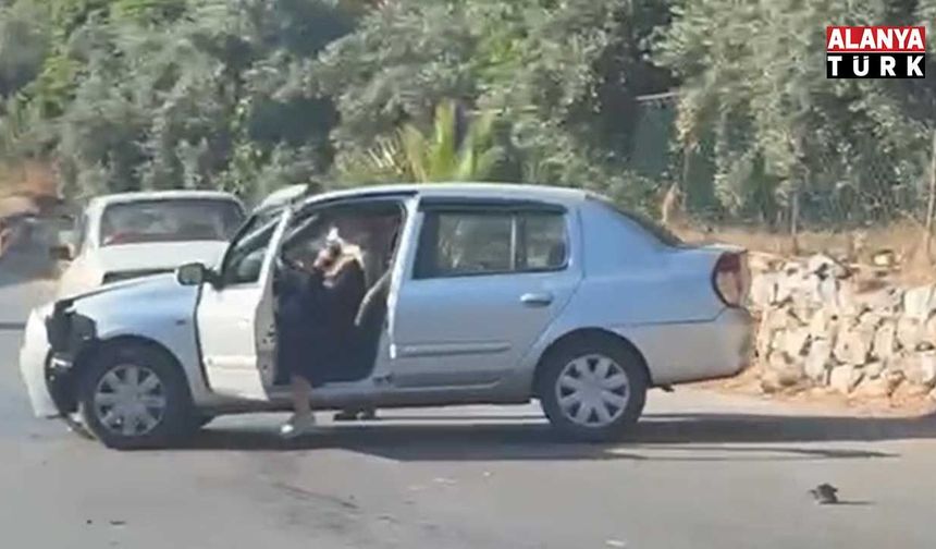Alanya'da yola akan su kazaya neden oldu