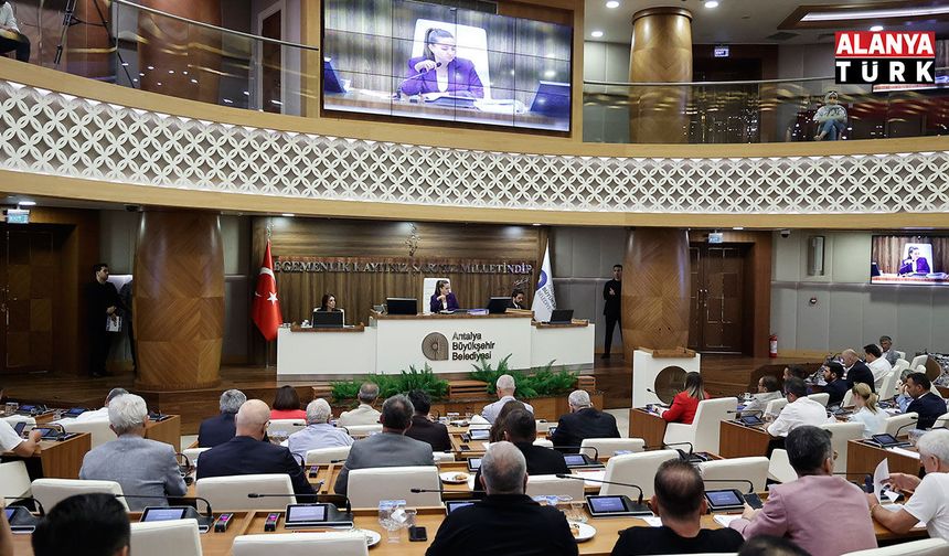 Başkan Vekili Özdemir: "Antalya’ya milyar milyar liralık yatırımlar yapıyoruz"
