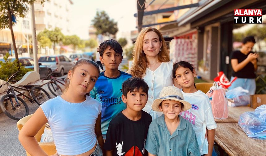 Kanseri 3 kez yendi, kendini çocuklara adadı