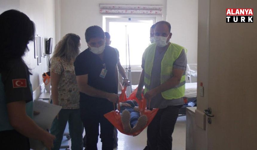 Hastanede gerçeği aratmayan yangın tatbikatı