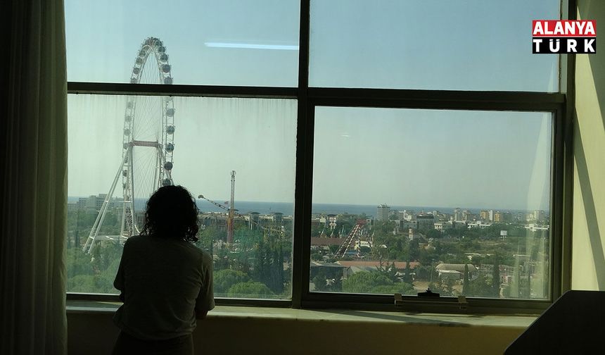 Antalya'da 5 yıldızlı otel konforunu aratmayan deniz manzaralı yurt